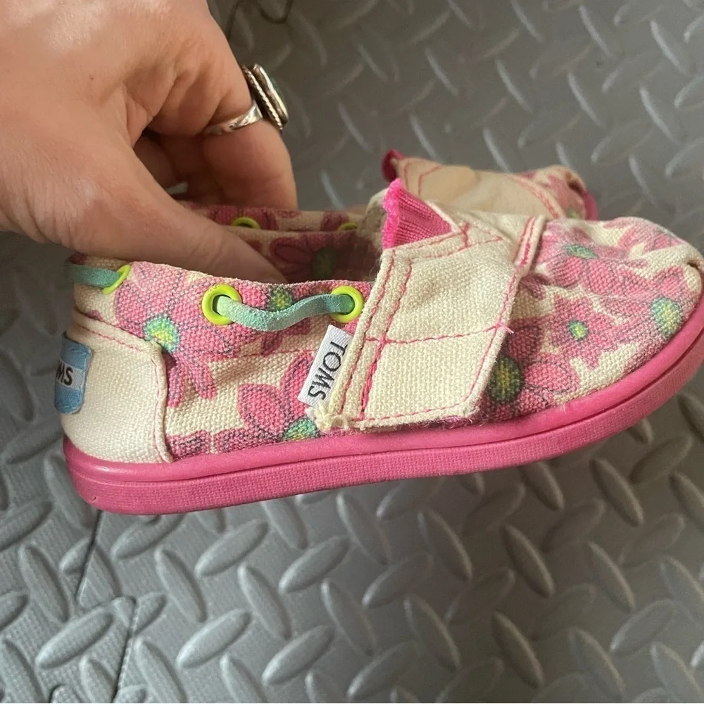 TOMS Pink Daisy Bimini Slip-On Shoe in Bright Pink